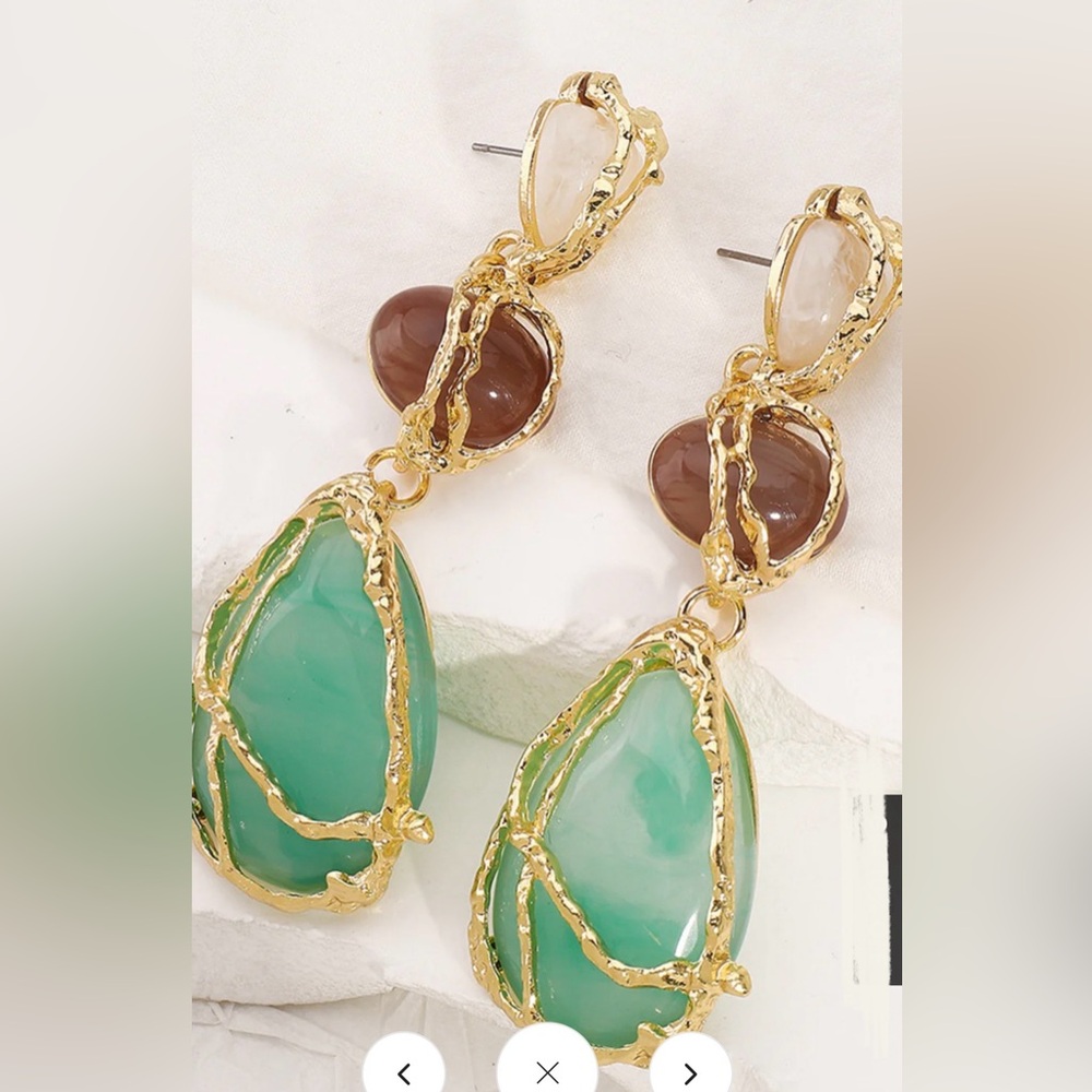 Commense Gold and Green Drop Earrings
